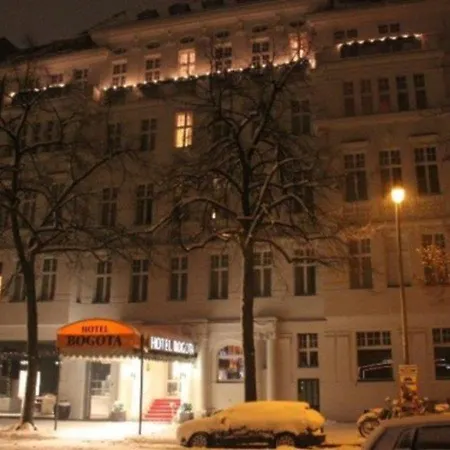 Отель Stadt-gut-hotel Bogota 2*